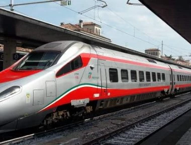 Το πρώτο δοκιμαστικό δρομολόγιο Θεσσαλονίκη-Κατερίνη του νέου σιδηροδρομικού συρμού